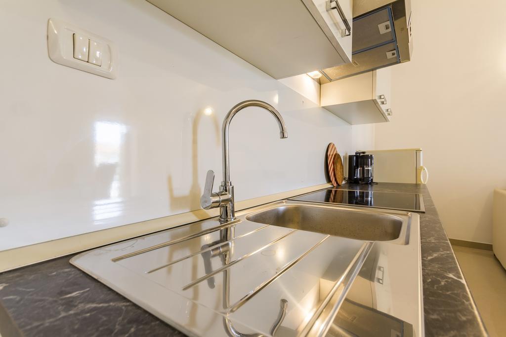 Apartments Gloria Ližnjan Buitenkant foto