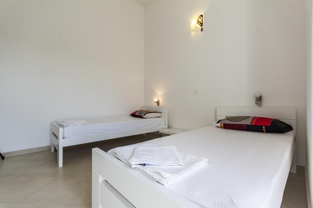 Apartments Gloria Ližnjan Buitenkant foto