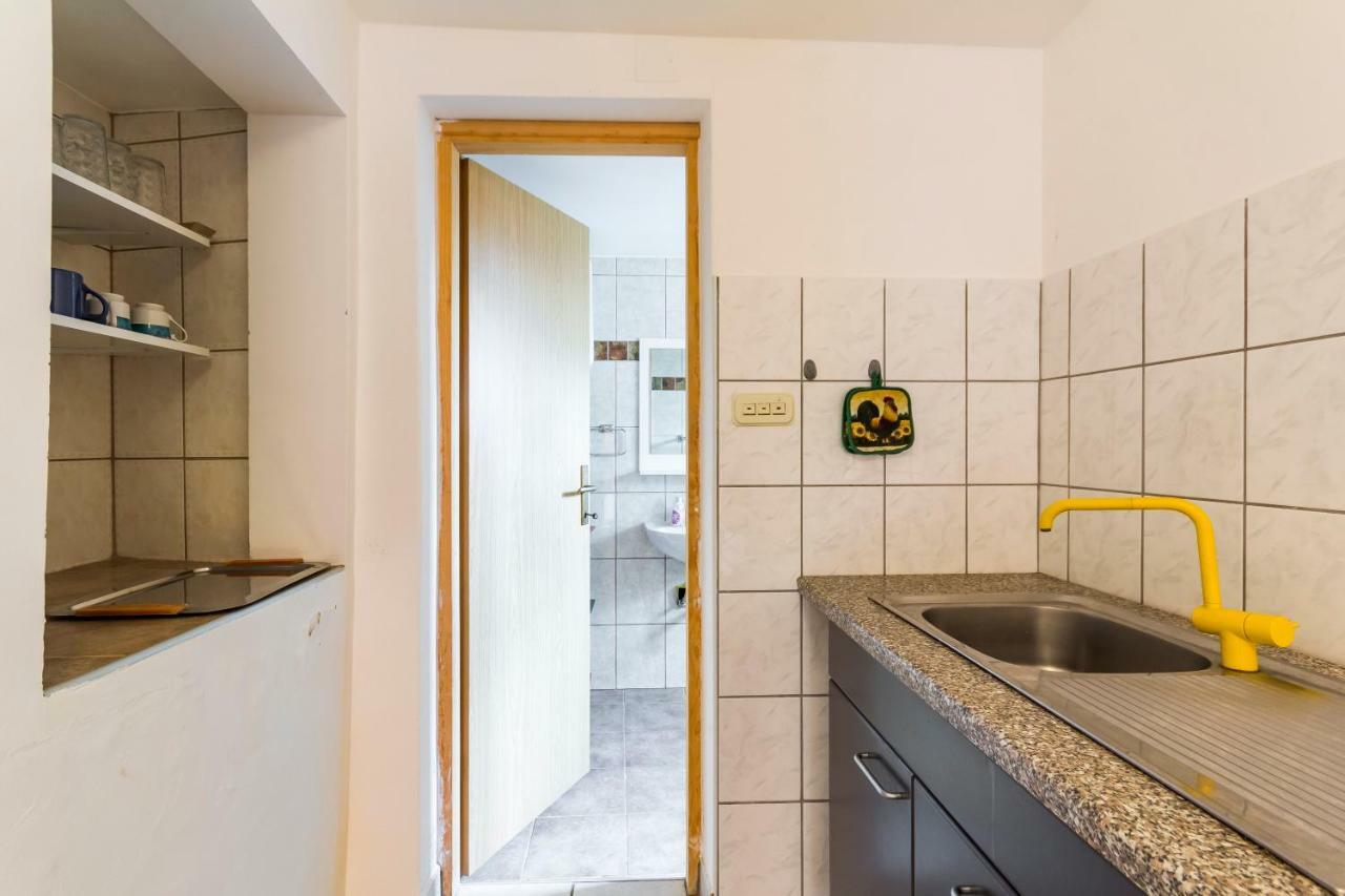 Apartments Gloria Ližnjan Buitenkant foto